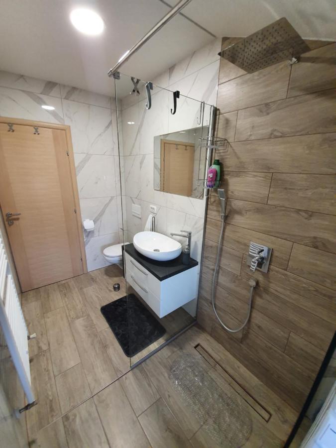 Apartman Bozur **** Satnica Dakovacka Exterior photo