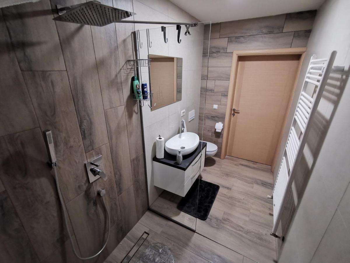 Apartman Bozur **** Satnica Dakovacka Exterior photo