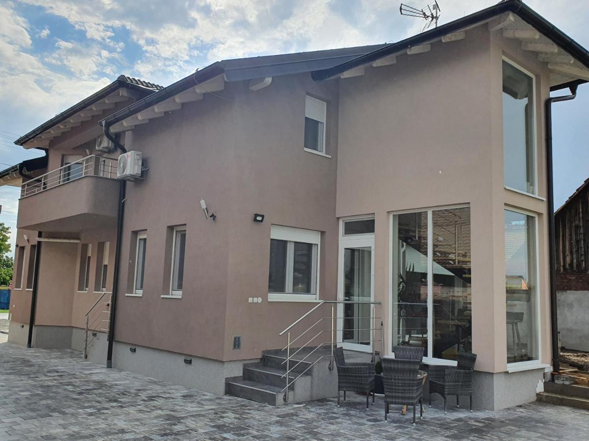 Apartman Bozur **** Satnica Dakovacka Exterior photo